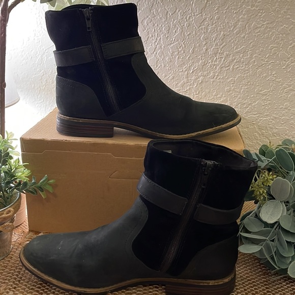 Clark Ultra Confort Collection ankle boot size 8. - Picture 2 of 8